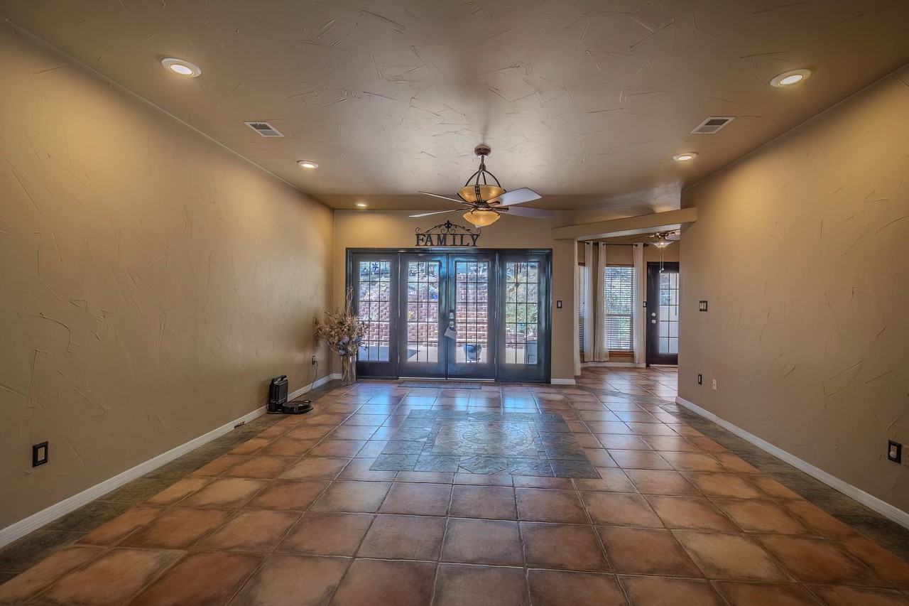 111 Coker Ln - Photo 6 of 50