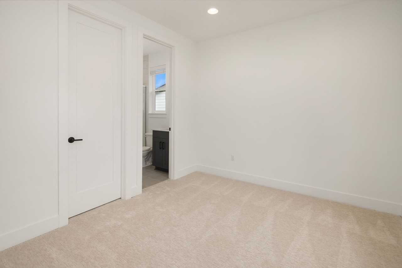 7967 112th Ln Se - Photo 5 of 40