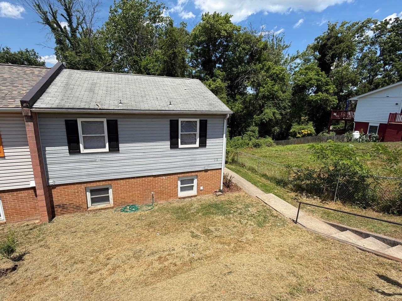 813 Ridge St - Photo 3 of 30