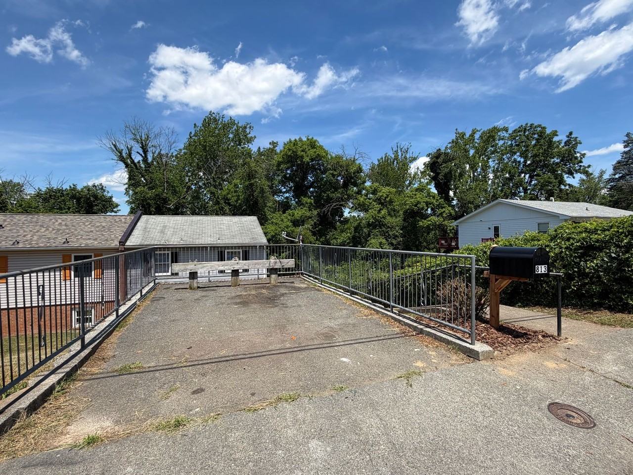 813 Ridge St - Photo 5 of 30