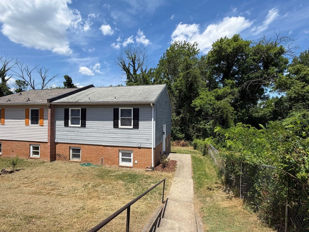 813 Ridge St - Photo 7 of 30