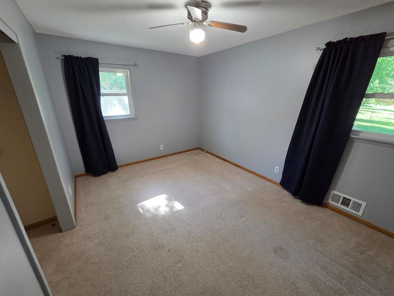 841 Lund Ave Ne - Photo 7 of 22