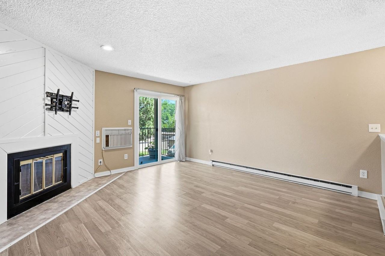 2280 S Oswego Way - Photo 2 of 32