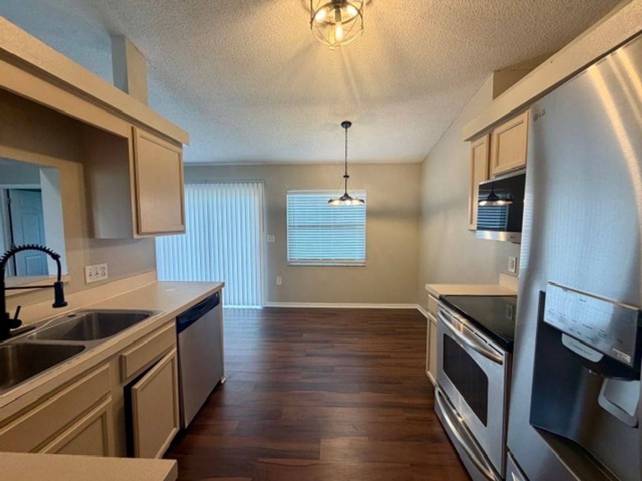 3175 Victoria Dr - Photo 5 of 14