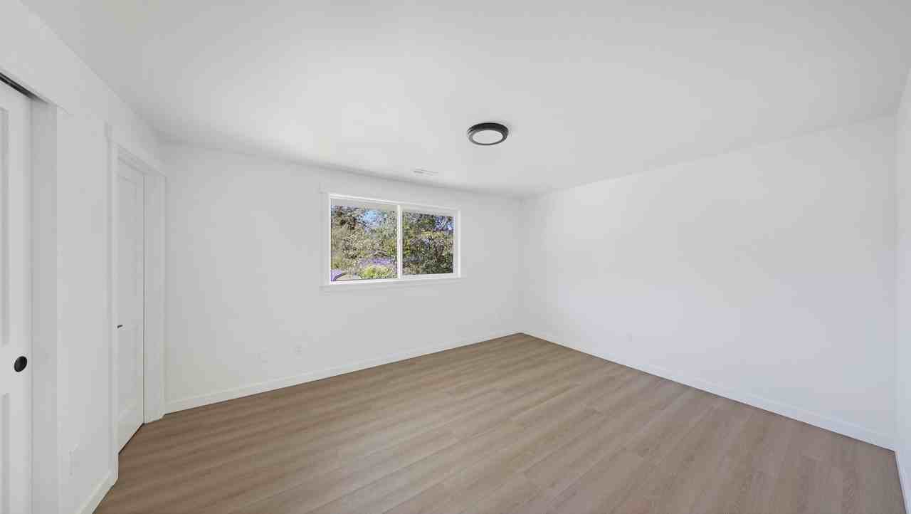 2310 30th St - Photo 6 of 16