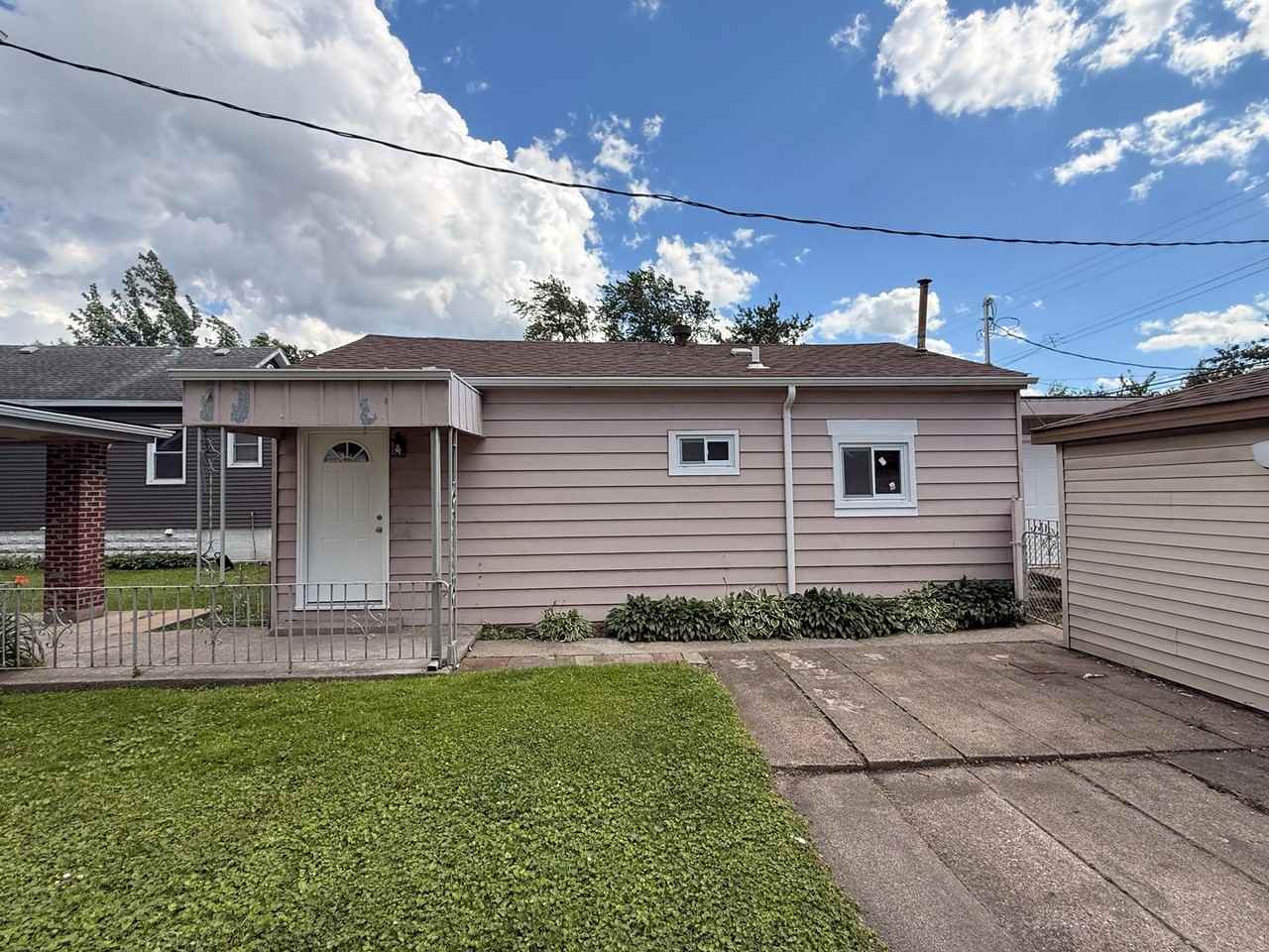 4624 Towle Ave - Photo 2 of 5