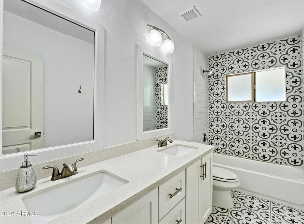 1415 W 7th St - Photo 4 of 16
