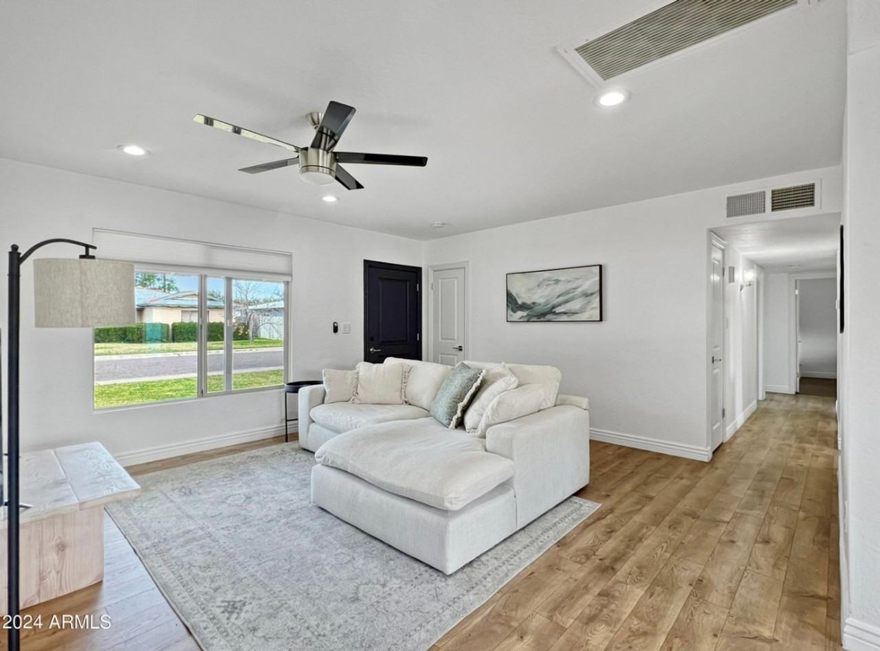 1415 W 7th St - Photo 6 of 16