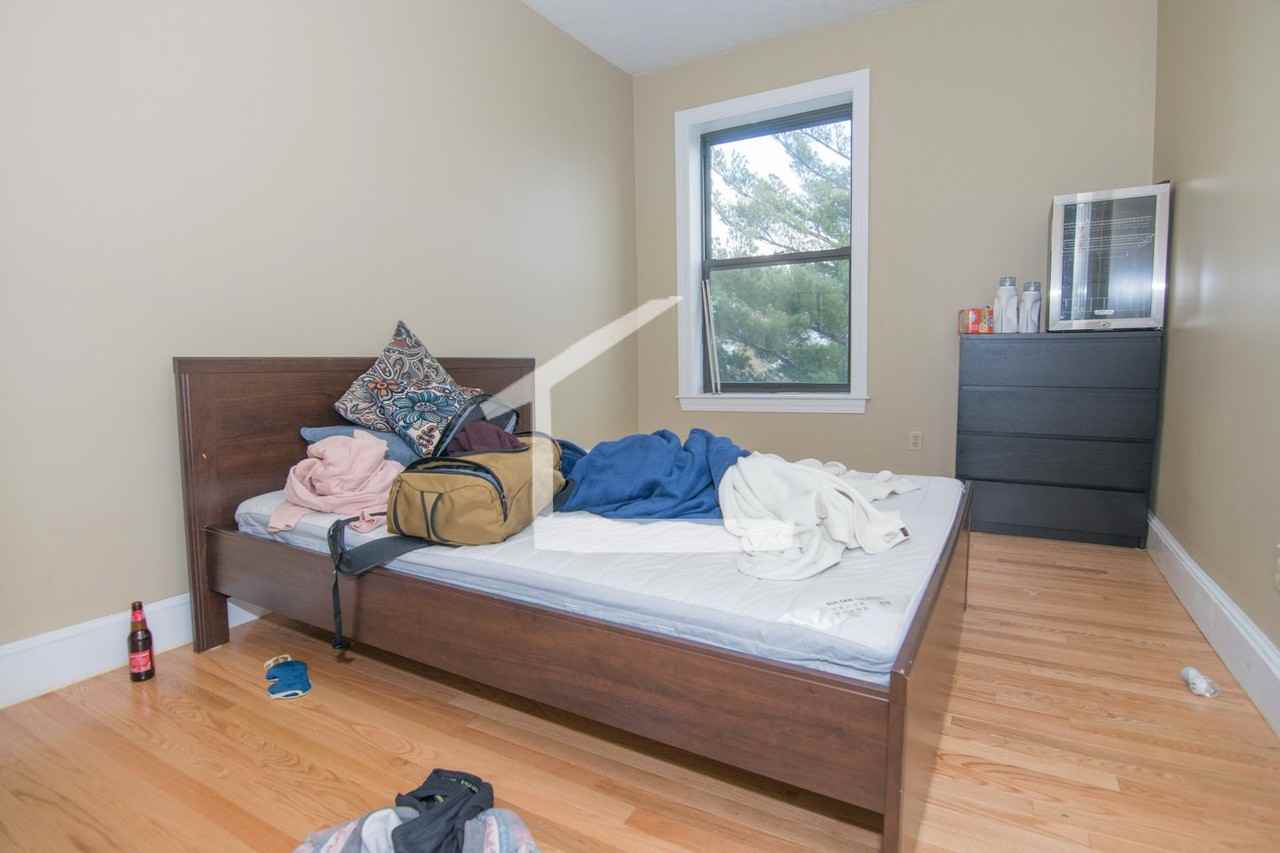 13 Highgate St - Photo 4 of 16