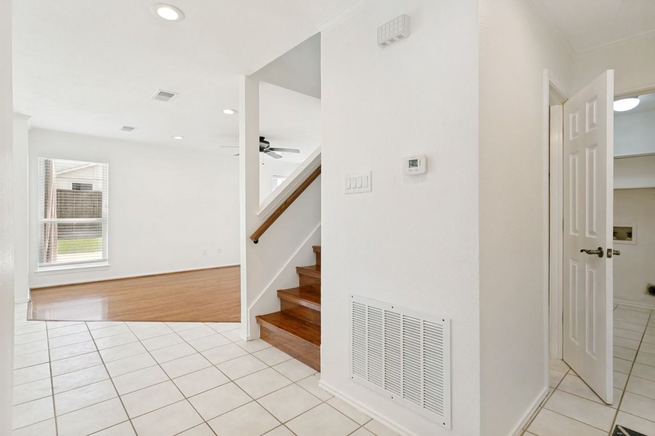 2236 Ryan Rdg - Photo 4 of 25
