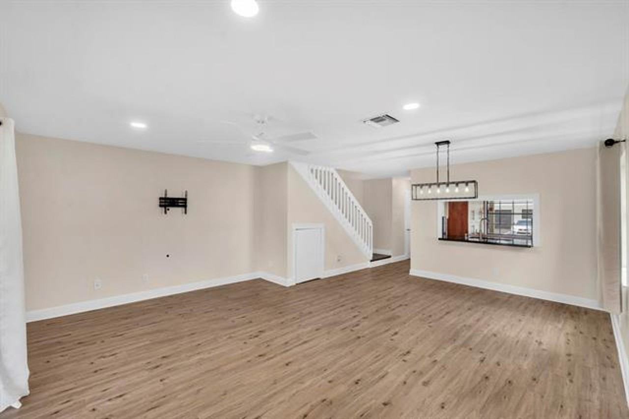 10723 Nw 10th St - Photo 5 of 16