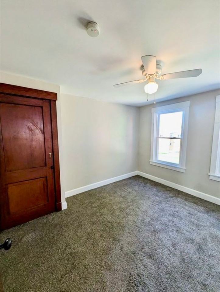 7231 Somerset St - Photo 4 of 10