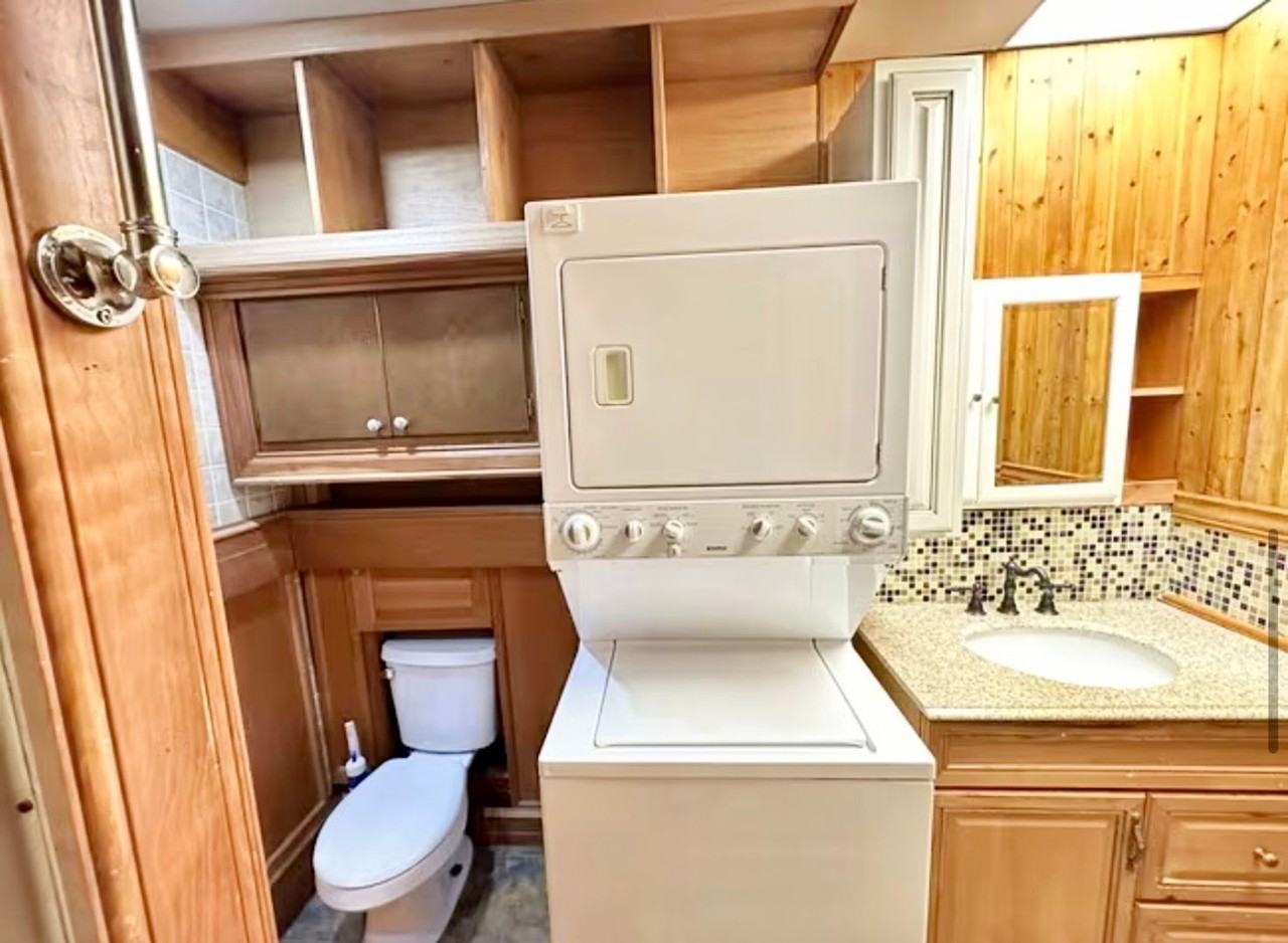 2422 Main St - Photo 6 of 7