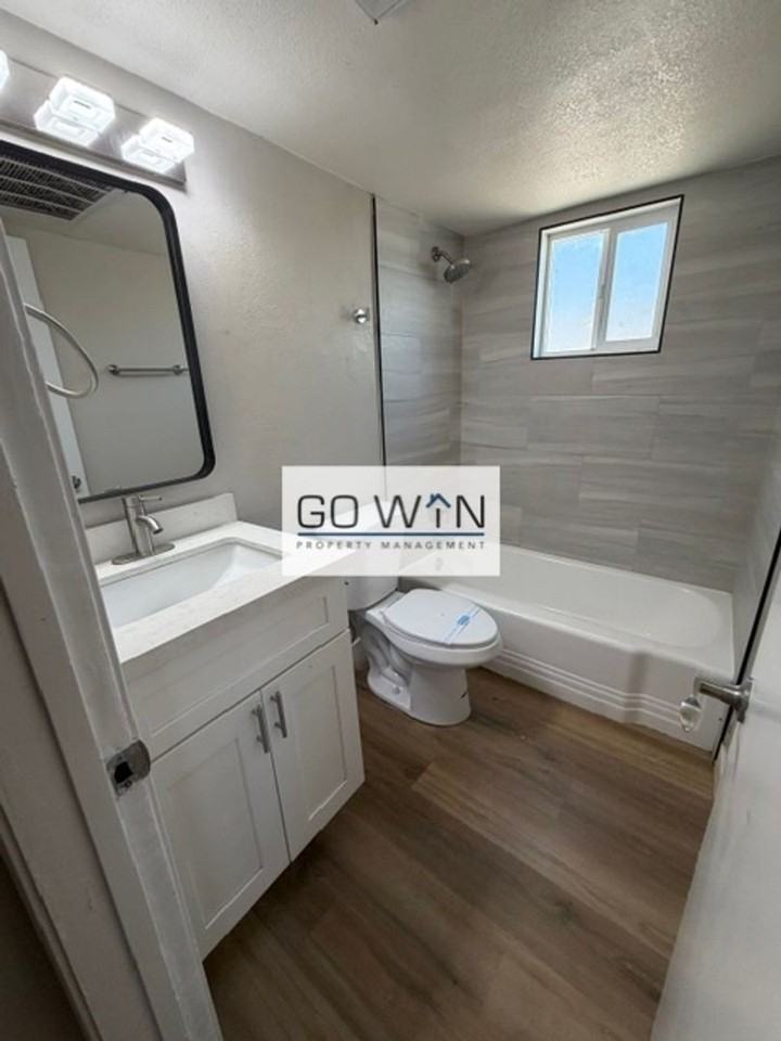 8639 N 7th Ave - Photo 3 of 33