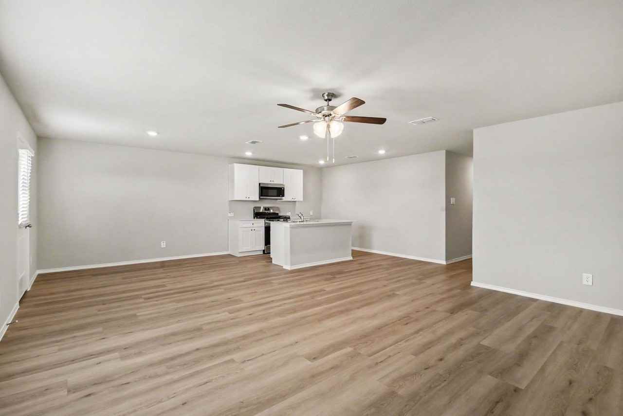 16616 Port Arthur Pl - Photo 3 of 21