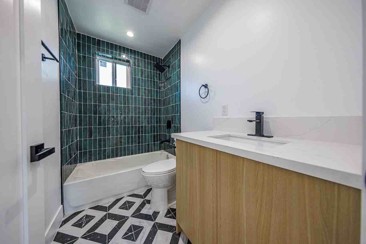2938 Sycamore - Photo 7 of 50