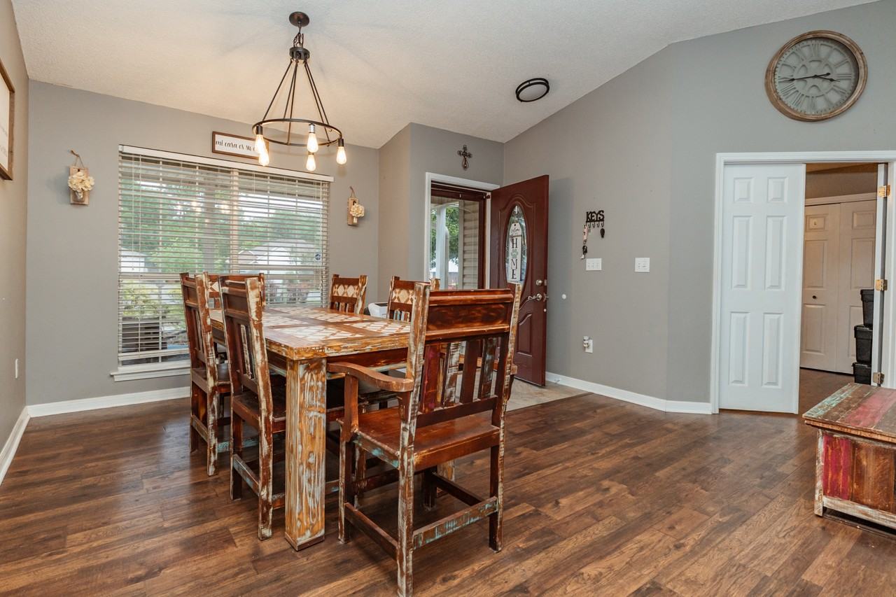 425 Whirlaway Ct #1 - Photo 4 of 34