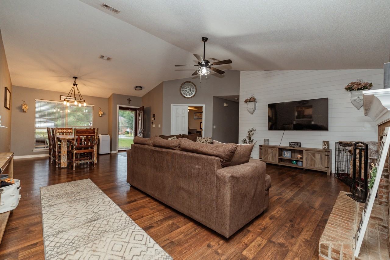 425 Whirlaway Ct #1 - Photo 6 of 34