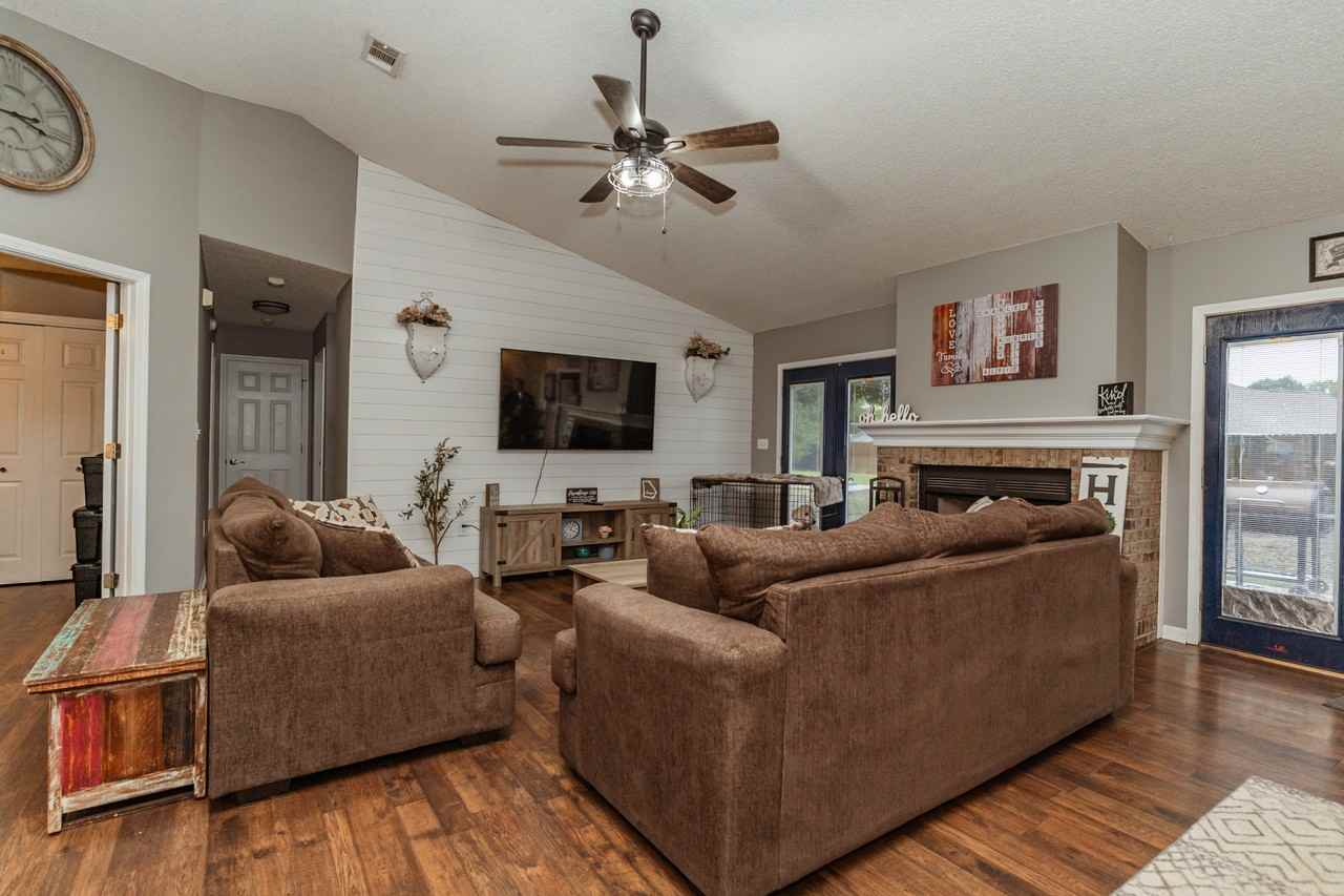 425 Whirlaway Ct #1 - Photo 7 of 34