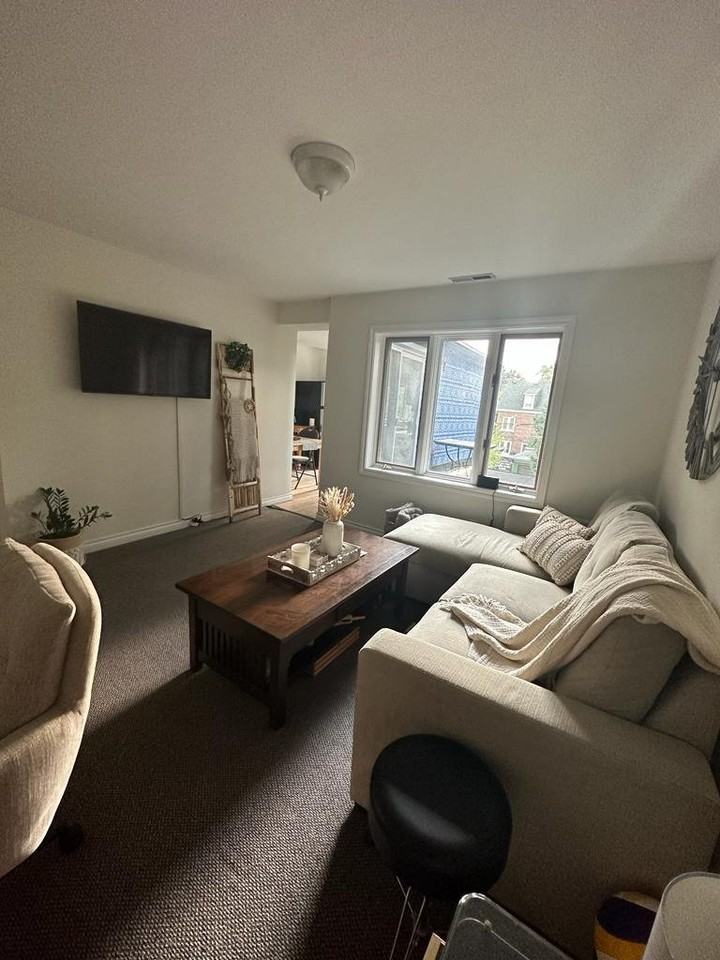 22 Langford Ave - Photo 4 of 14