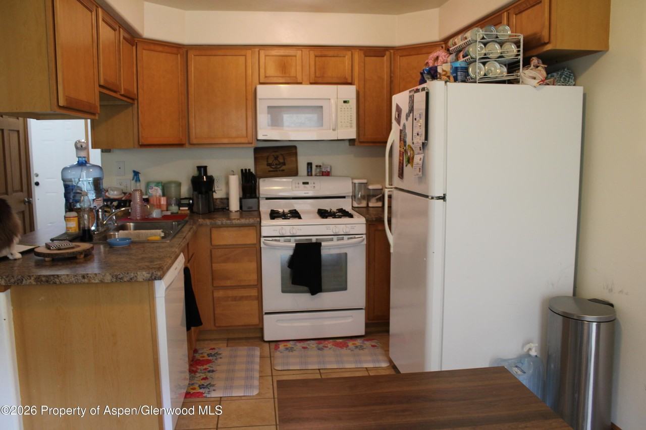 3119 Howard Ave - Photo 3 of 9
