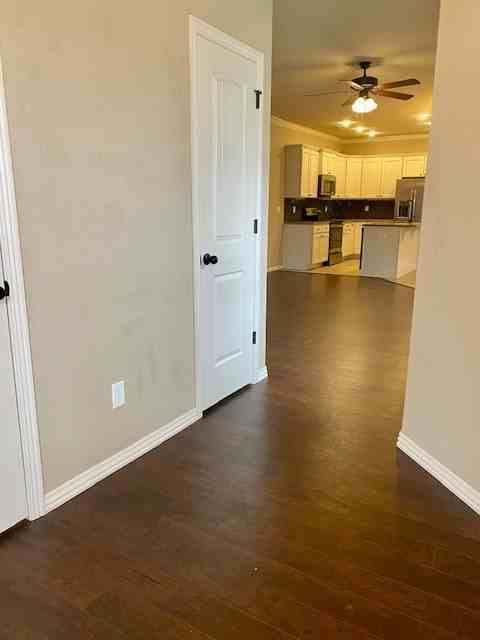1049 N Leverett Ave - Photo 2 of 21