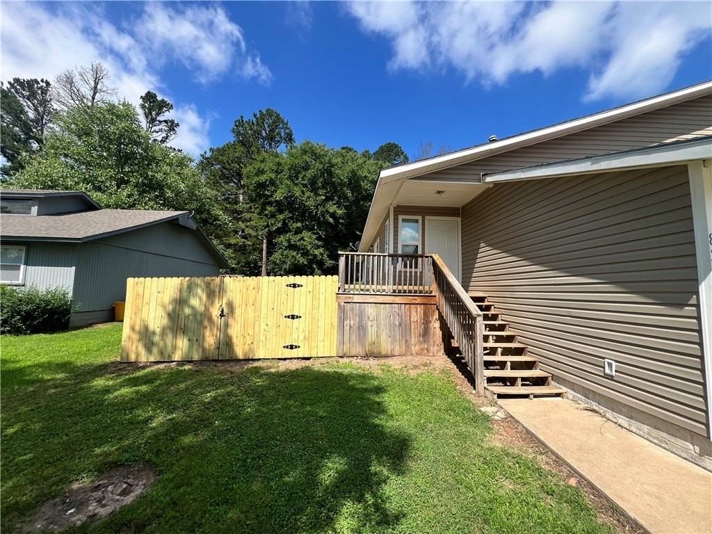 823 N Lola Ln - Photo 2 of 16