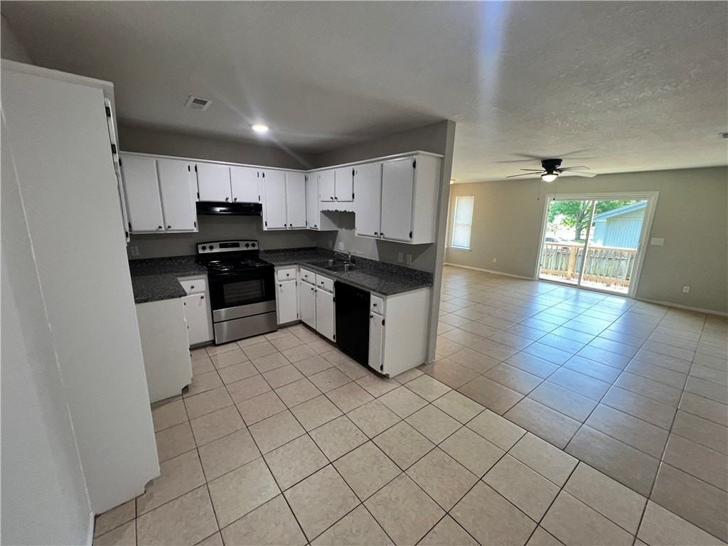 823 N Lola Ln - Photo 5 of 16