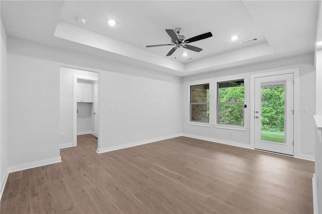 1313 Valley Dr - Photo 6 of 33