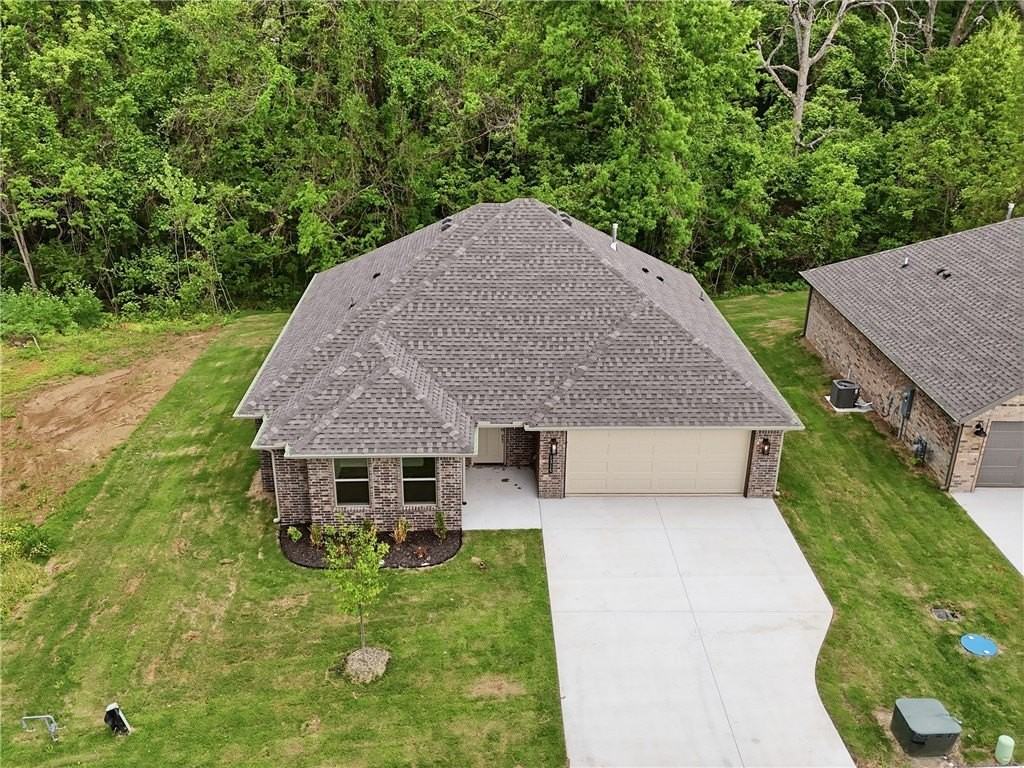 1315 Valley Dr - Photo 2 of 33