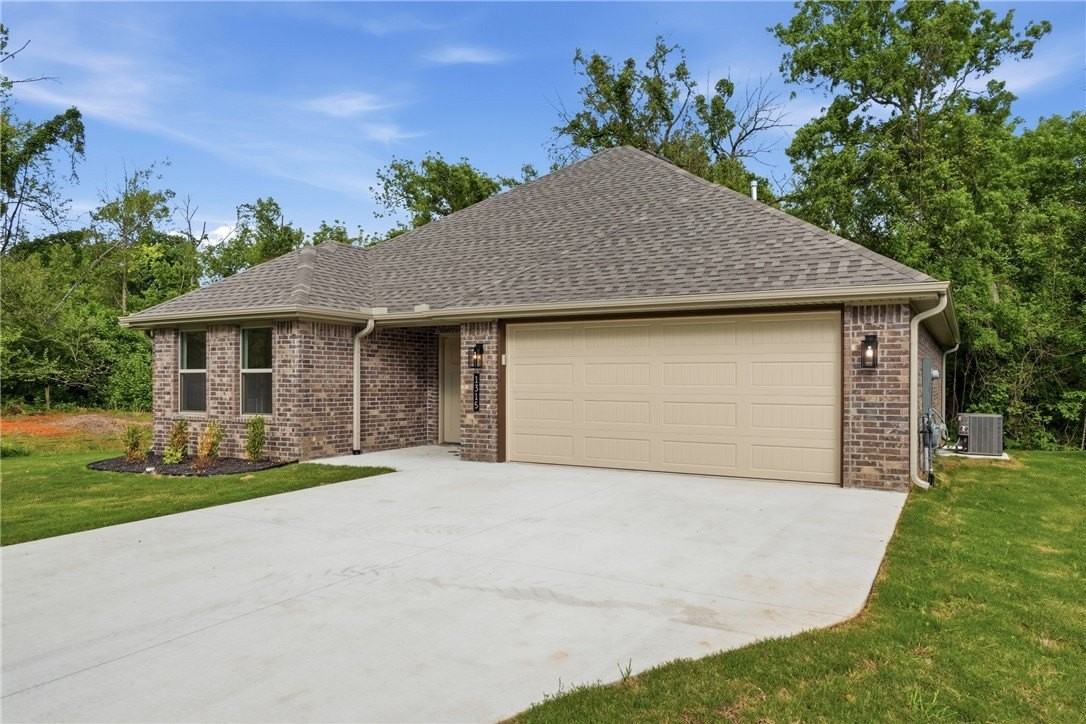 1315 Valley Dr - Photo 3 of 33