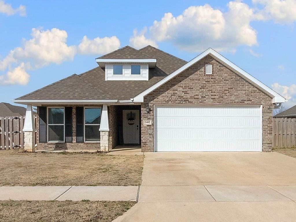 2402 England Ln - Photo 2 of 22