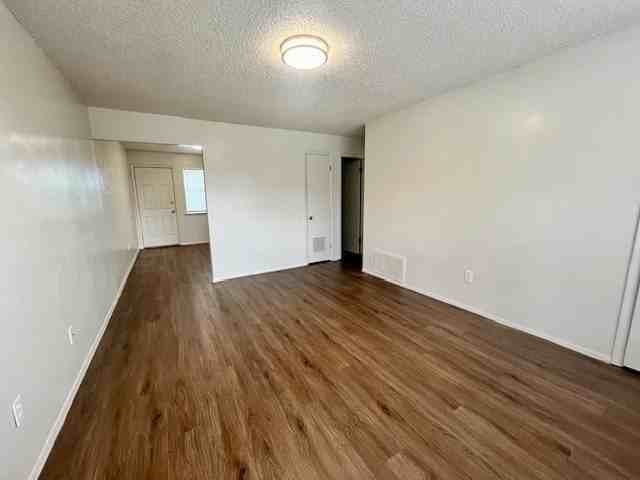 920 N Leverett Ave #710 - Photo 6 of 18