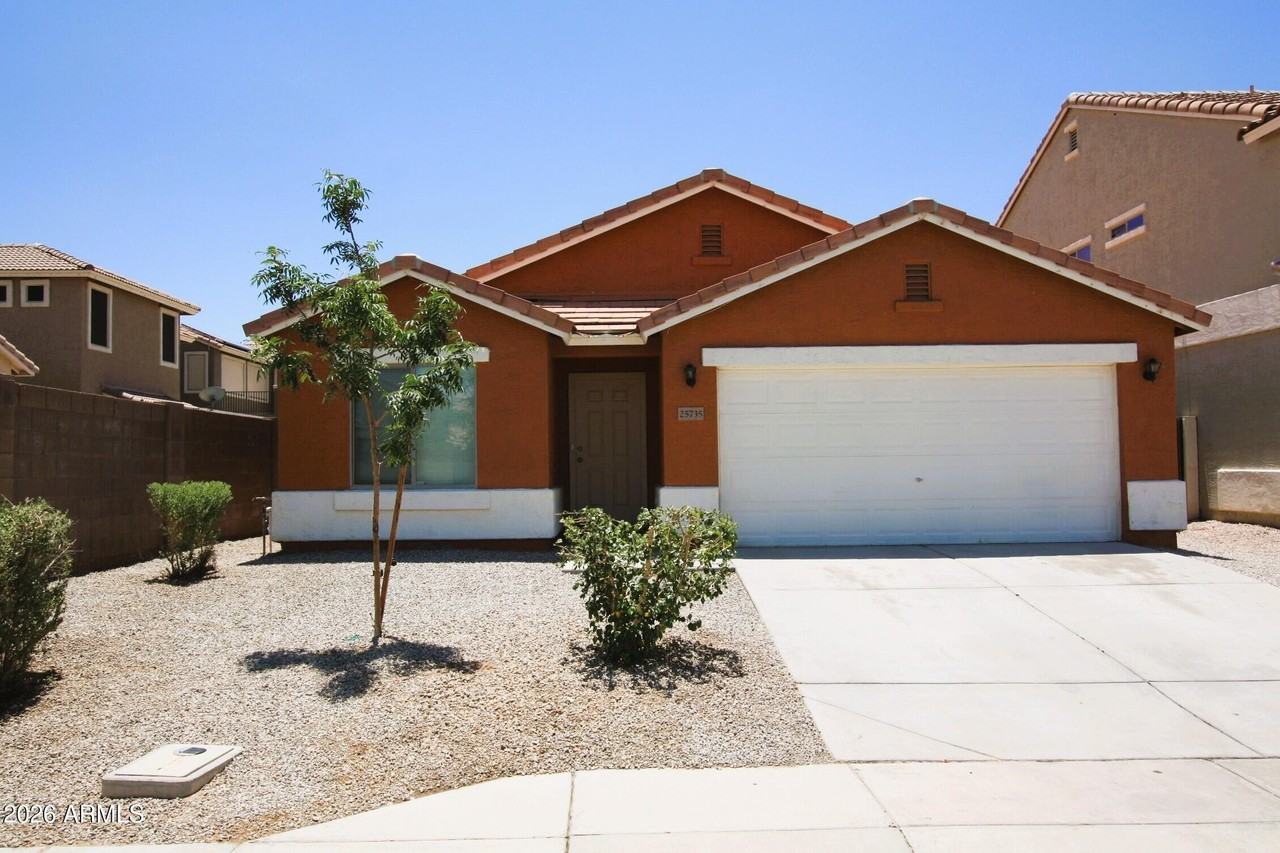 25735 W Elwood St - Photo 2 of 36