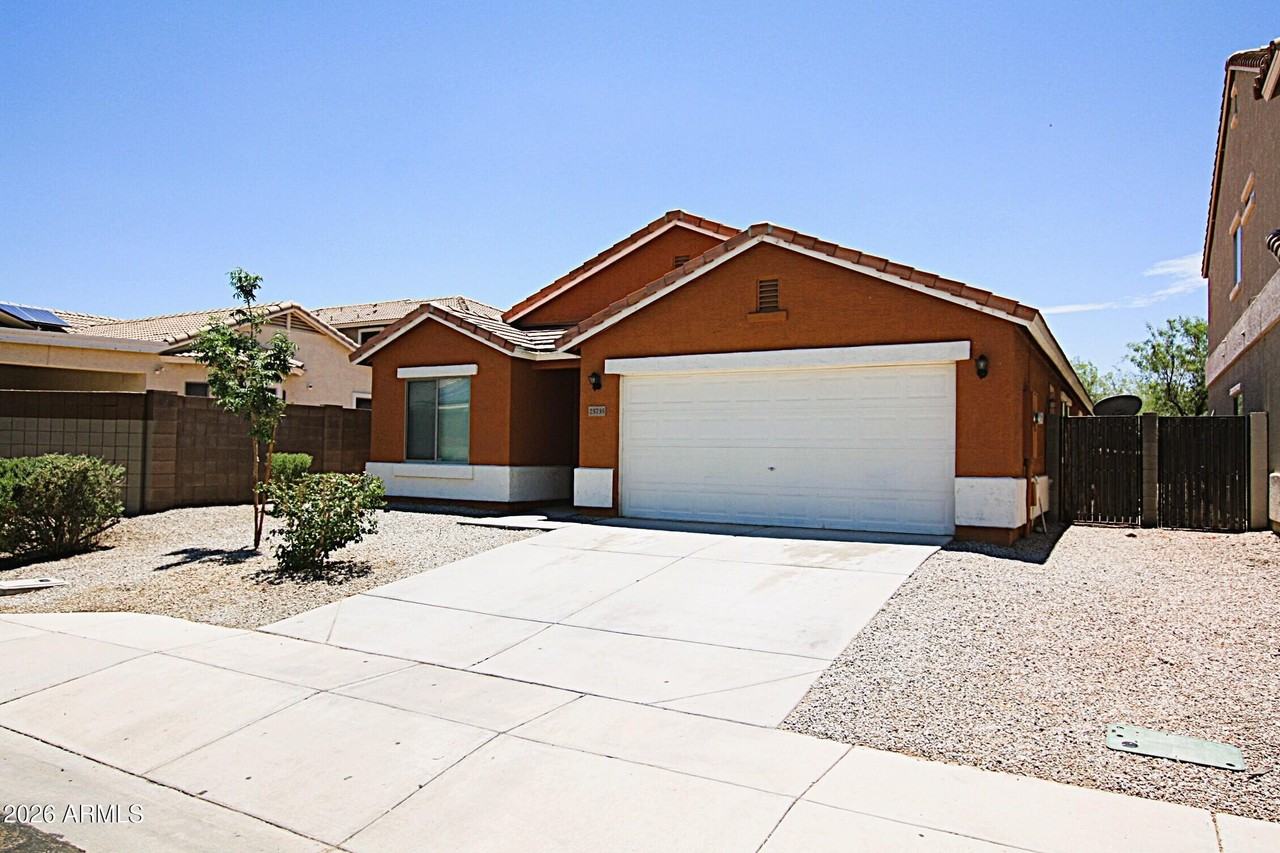 25735 W Elwood St - Photo 4 of 36