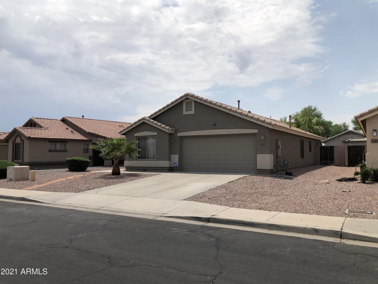 13201 W Mauna Loa Ln - Photo 2 of 35