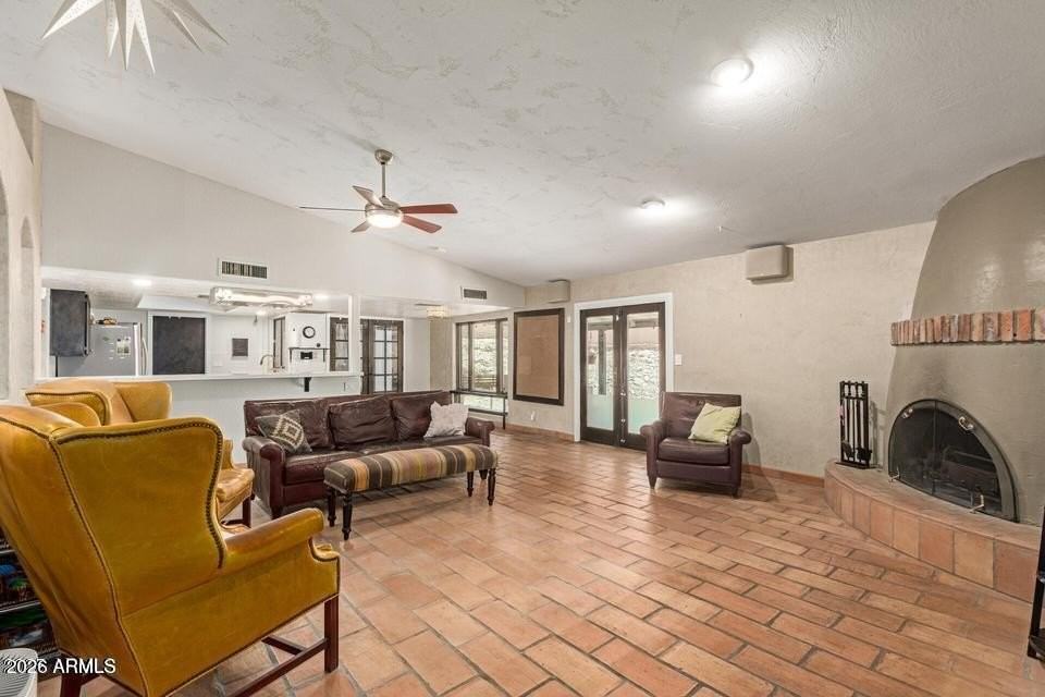 239 E Aster Dr - Photo 4 of 25