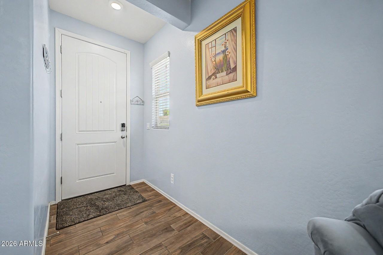 17153 W Butler Ave - Photo 7 of 34