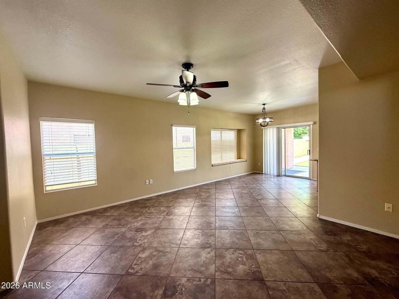 5200 W Shannon St - Photo 5 of 21