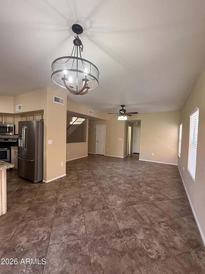 5200 W Shannon St - Photo 6 of 21