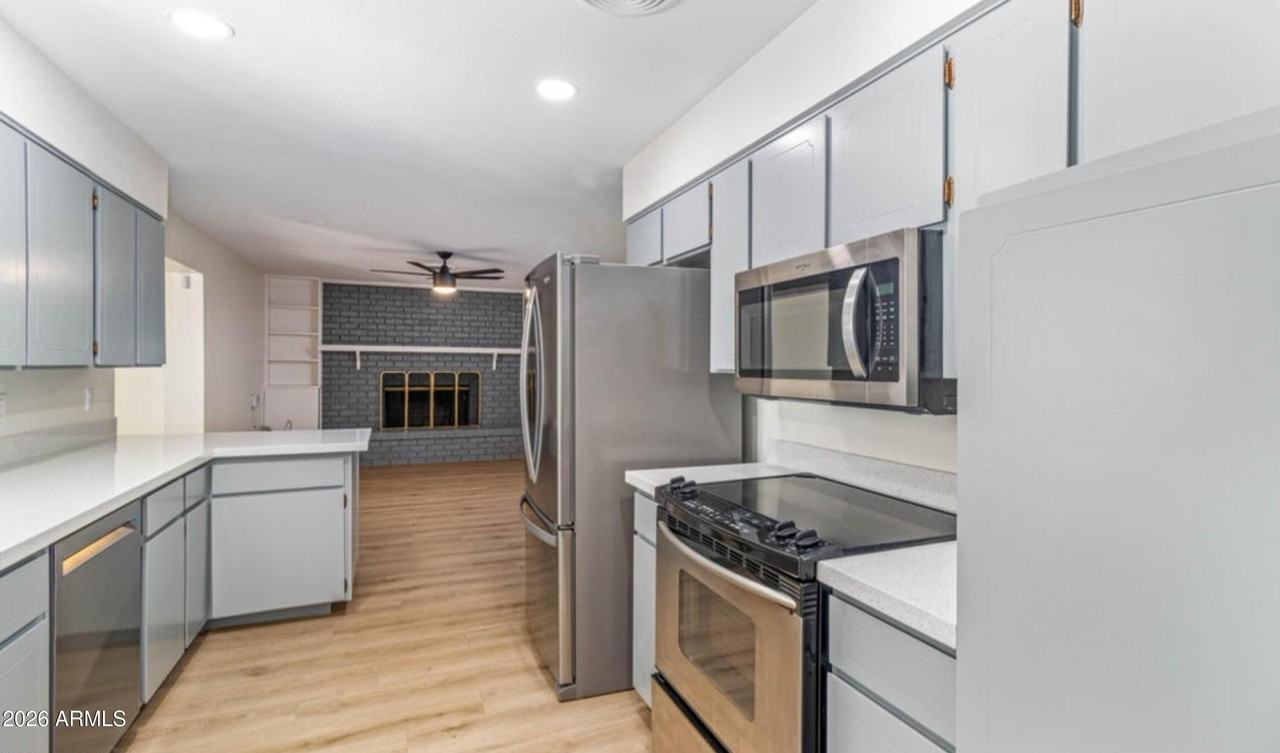 1303 W Devonshire St #1 - Photo 4 of 29