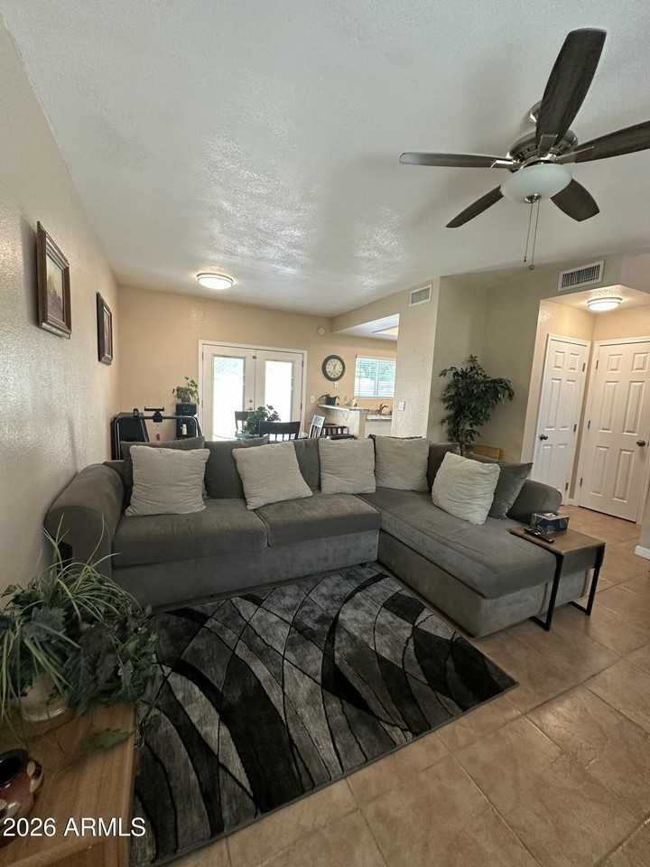 2941 N Oregon St #7 - Photo 4 of 15