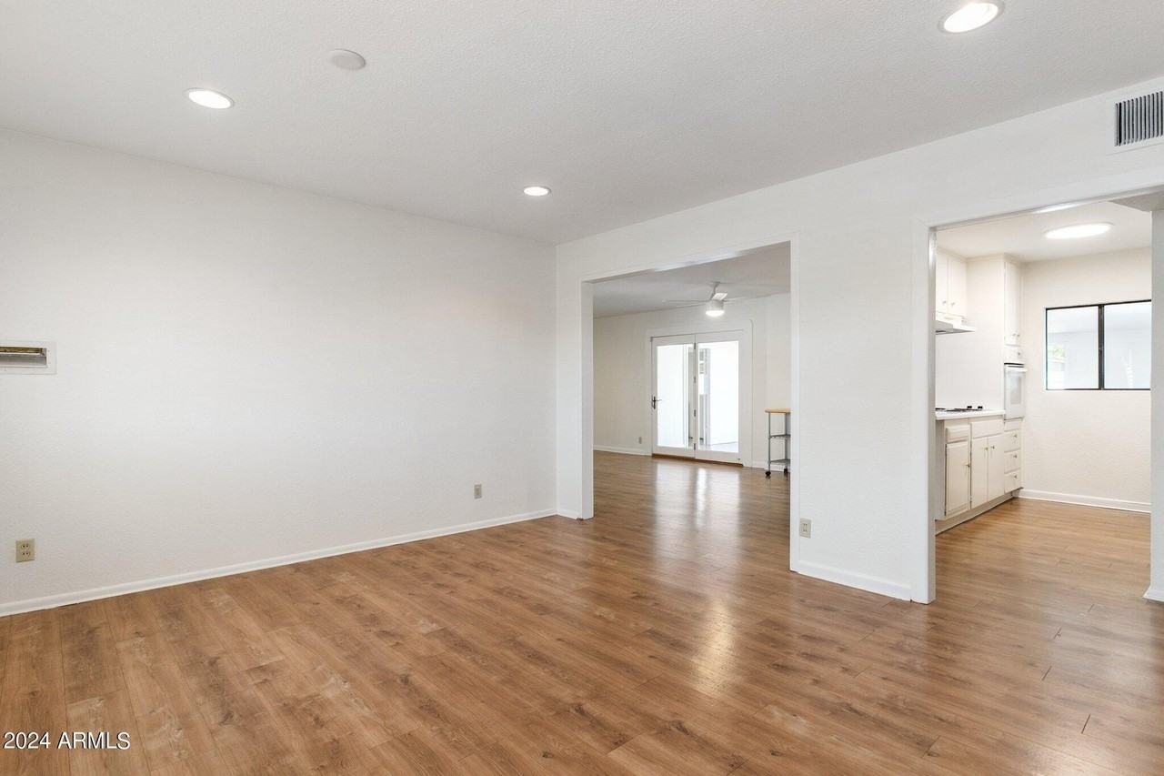 7344 E Polk St - Photo 5 of 26