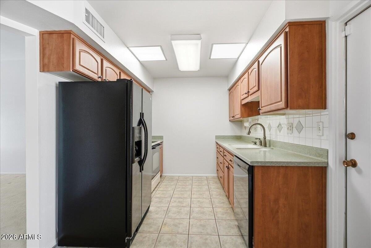 9907 W Cedar Dr - Photo 3 of 30