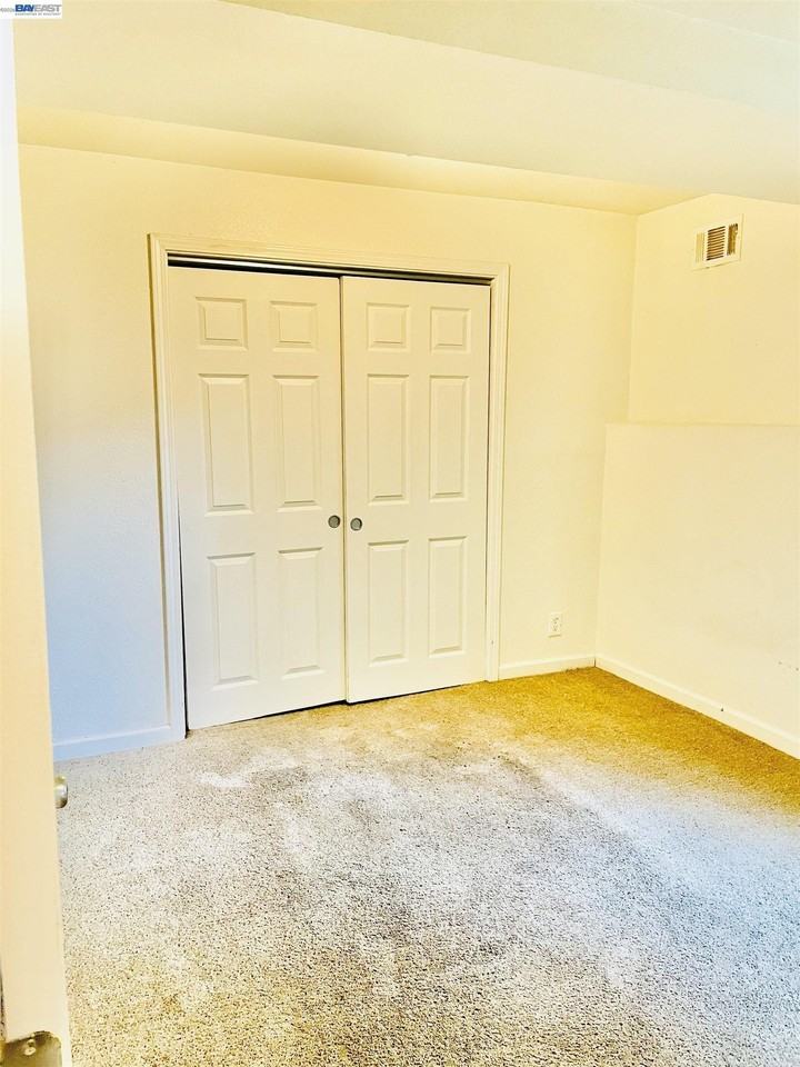 2424 E 24th St - Photo 5 of 13