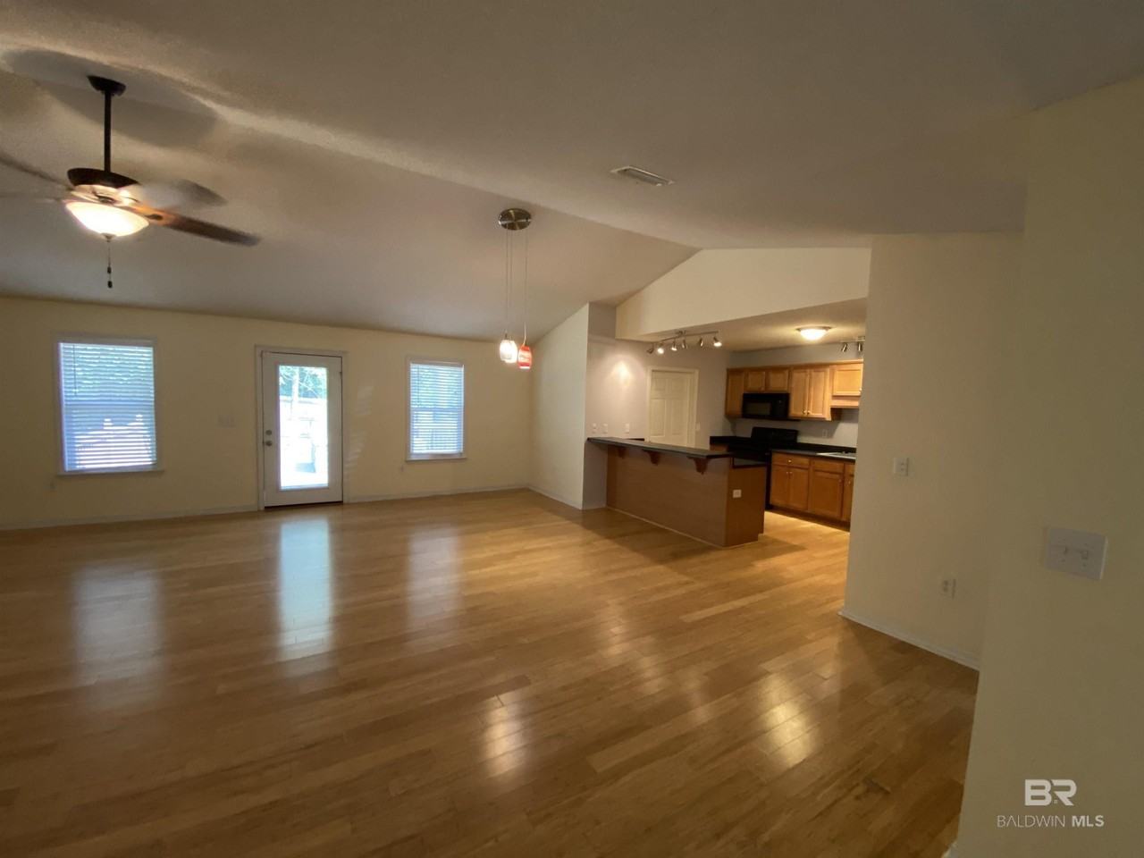 193 Lakeview Loop - Photo 6 of 18