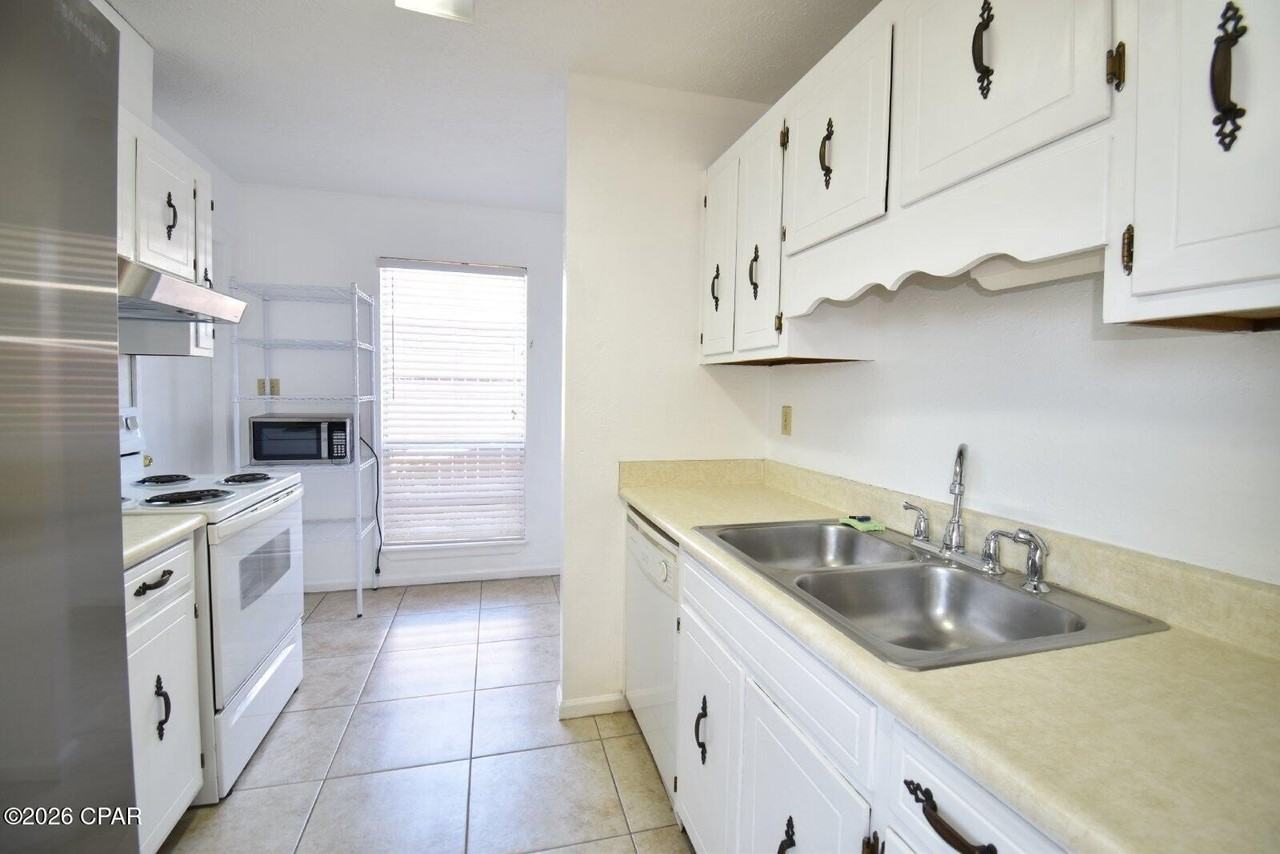 6321 Lance St - Photo 5 of 19