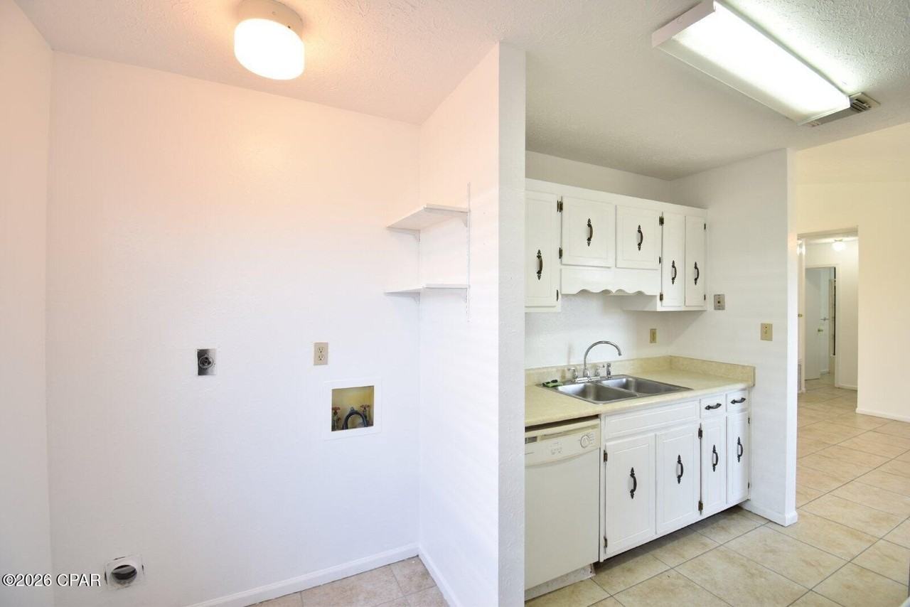 6321 Lance St - Photo 6 of 19