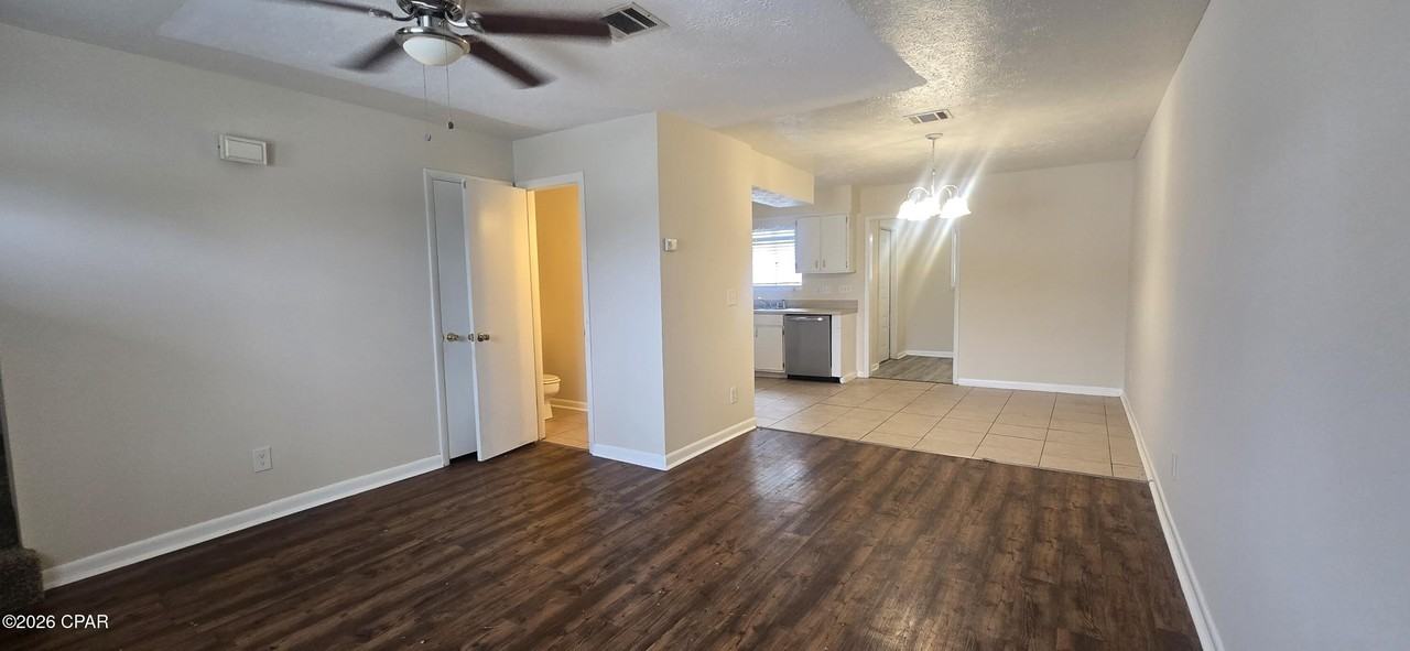 3910 Venetian Cir - Photo 2 of 8