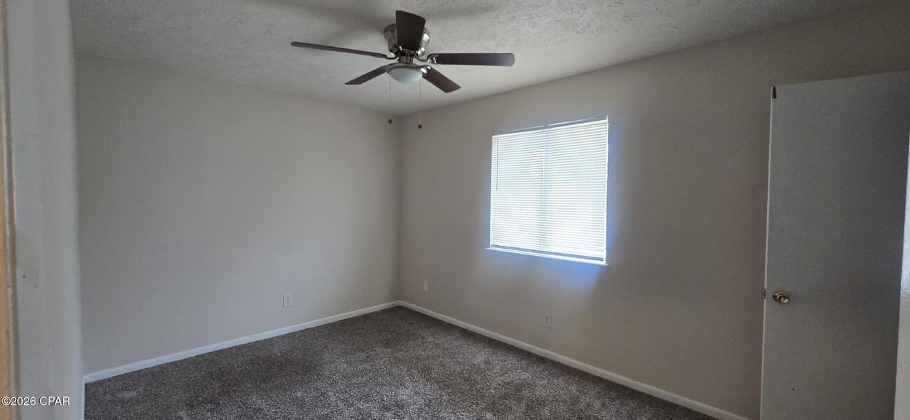 3910 Venetian Cir - Photo 4 of 8